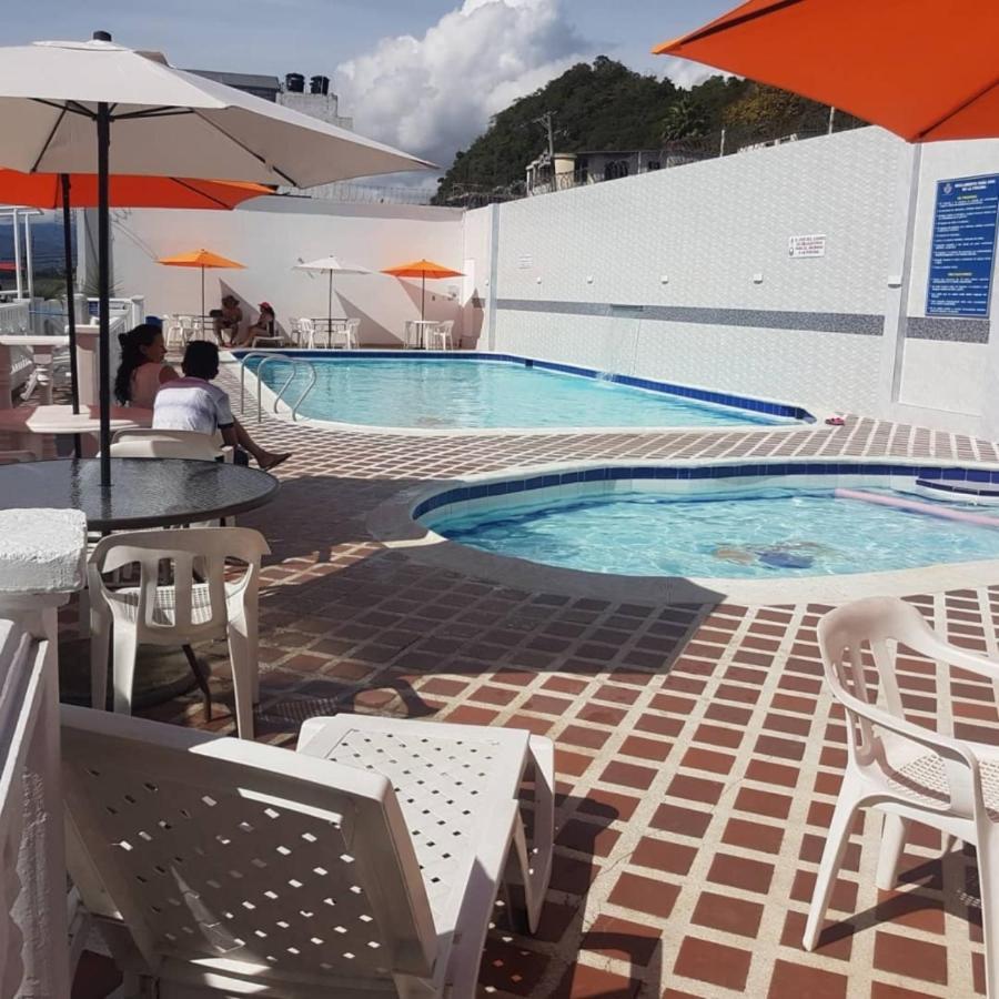 Hotel Emperador Barbosa  Exterior photo